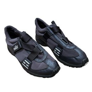 Nike Women’s Black Cycling Shoes Size‎ 6